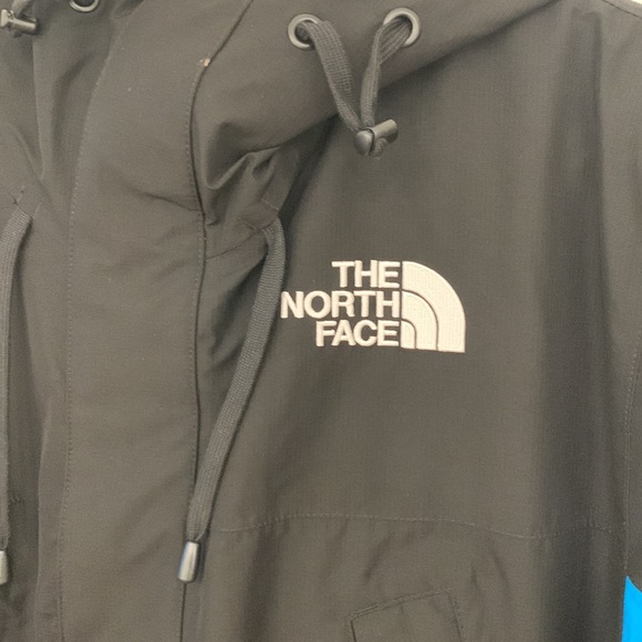 COPY - The North Face Men's Black Blue Goldmill Insulated Ski Parka Jacket size… - Picture 10 of 16